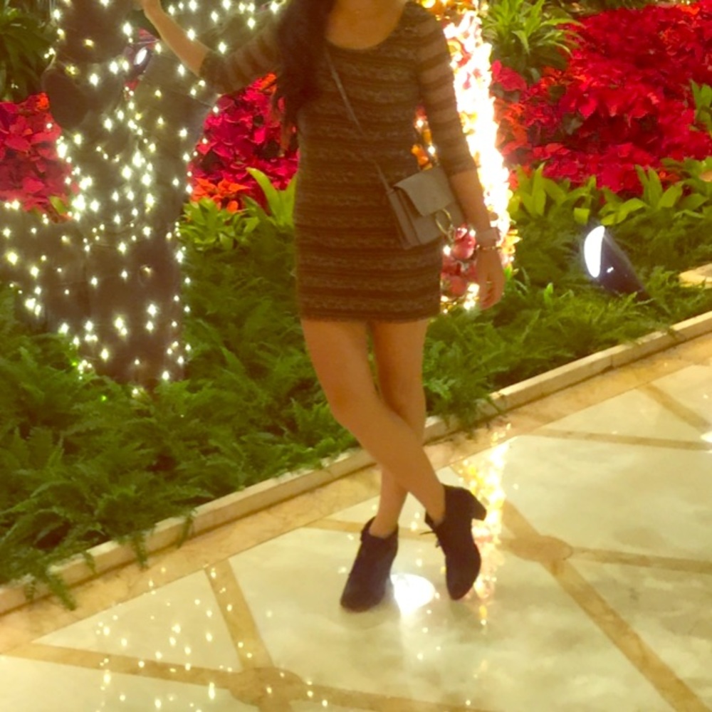 Forever 21 lace dress size M